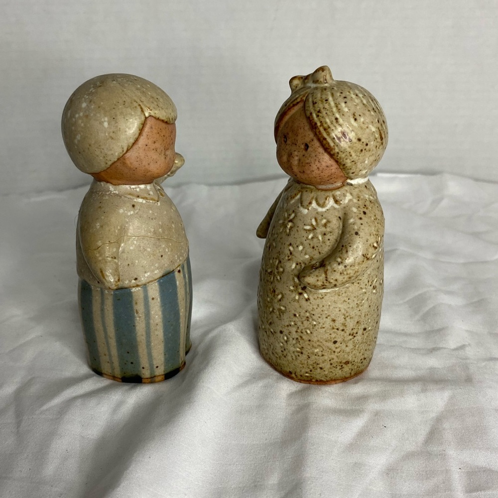 Vintage FF Japan Salt Pepper Shakers Speckled Ceramic Boy Girl Figures Blue Tan - Picture 6 of 10
